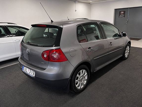 Volkswagen Golf V 4 of 28