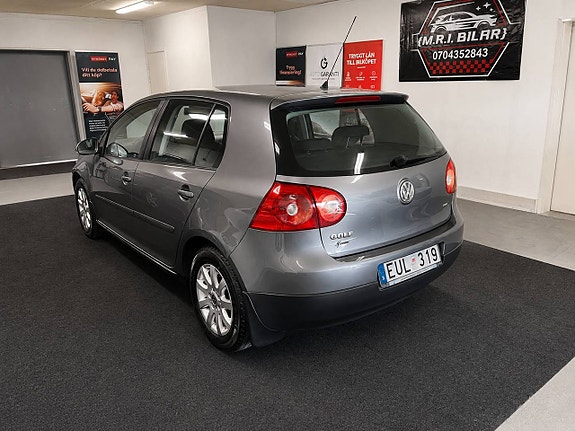 Volkswagen Golf V 5 of 28