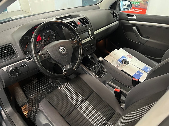 Volkswagen Golf V 16 of 28