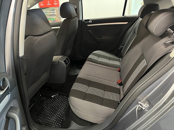 Volkswagen Golf V 21 of 28
