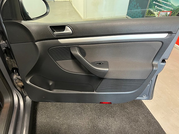 Volkswagen Golf V 28 of 28