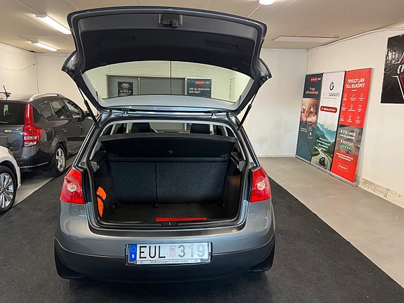 Volkswagen Golf V 23 of 28