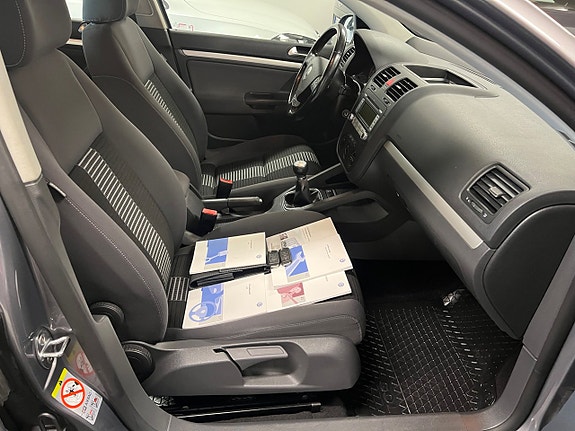 Volkswagen Golf V 11 of 28