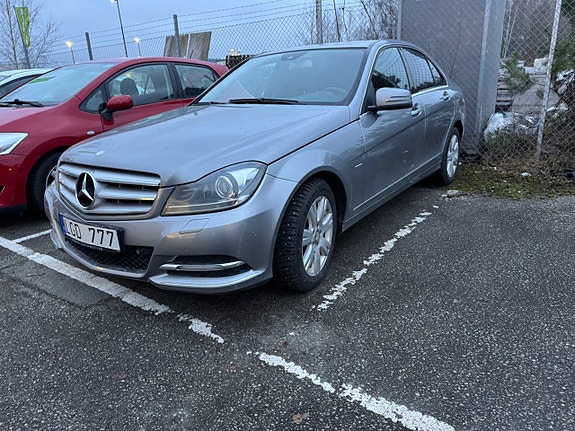 Mercedes-Benz C220 5 of 5