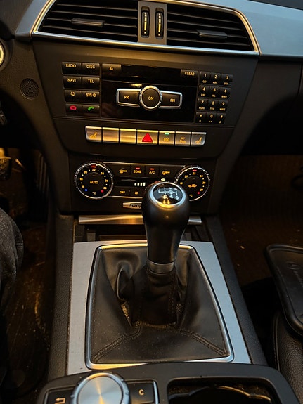 Mercedes-Benz C220 18 of 21