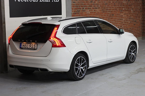Volvo V60 8 of 17
