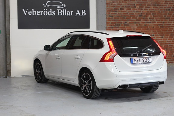 Volvo V60 9 of 17