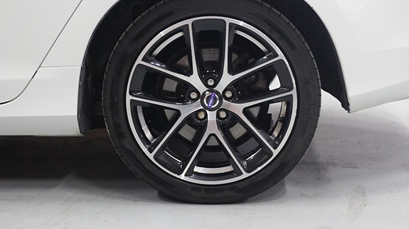 Volvo V60 17 of 17