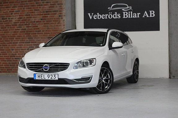 Volvo V60 2 of 5
