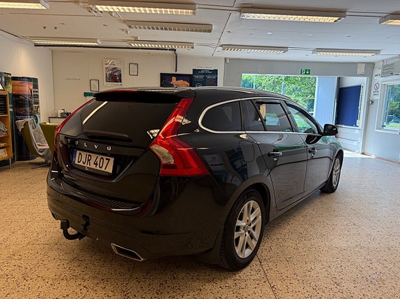 Volvo V60 3 of 5