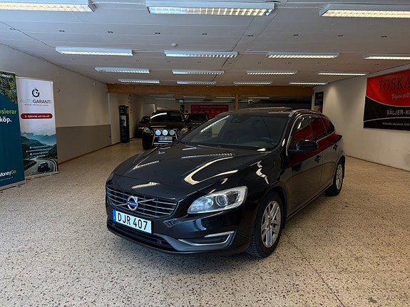 Volvo V60 2 of 5