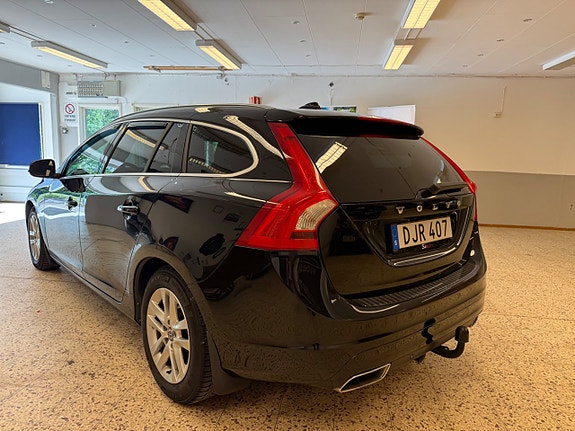 Volvo V60 4 of 5