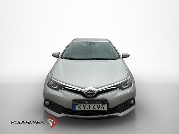 Toyota Auris 2 of 30