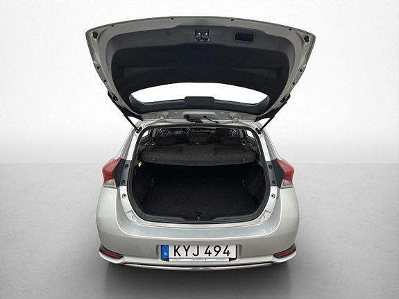Toyota Auris 27 of 30