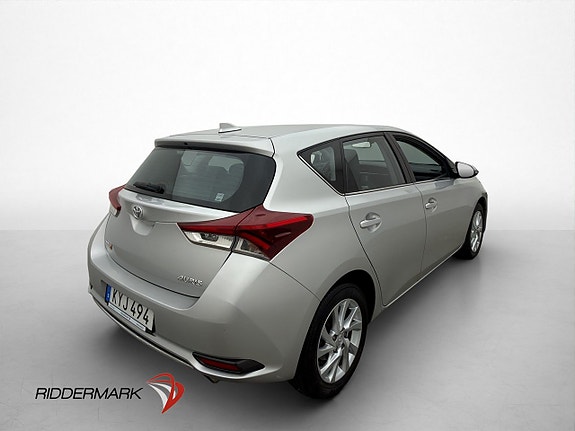 Toyota Auris 8 of 30