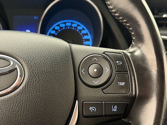 Toyota Auris 18 of 30