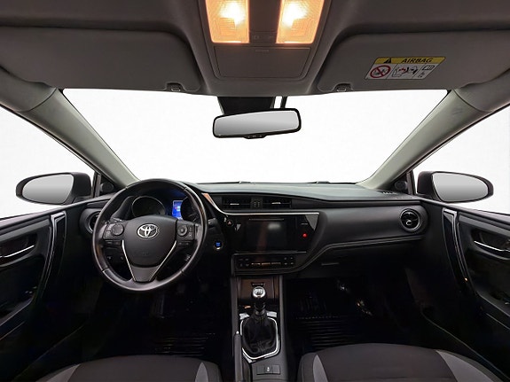 Toyota Auris 12 of 30