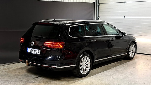 Volkswagen Passat 10 of 21