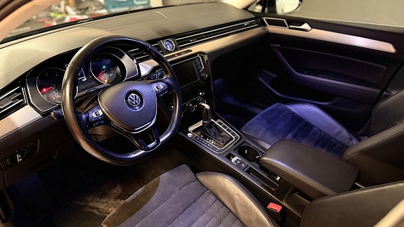 Volkswagen Passat 14 of 21