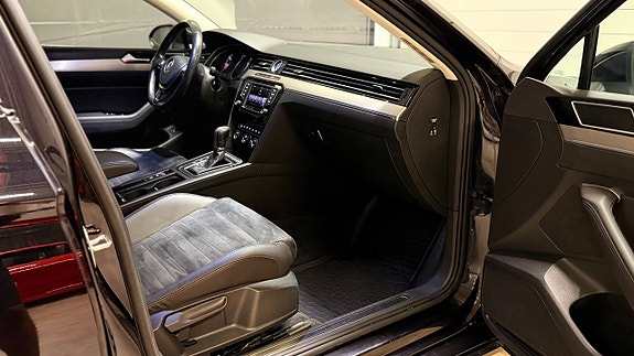 Volkswagen Passat 19 of 21