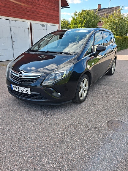 Opel Zafira Tourer 2 of 5