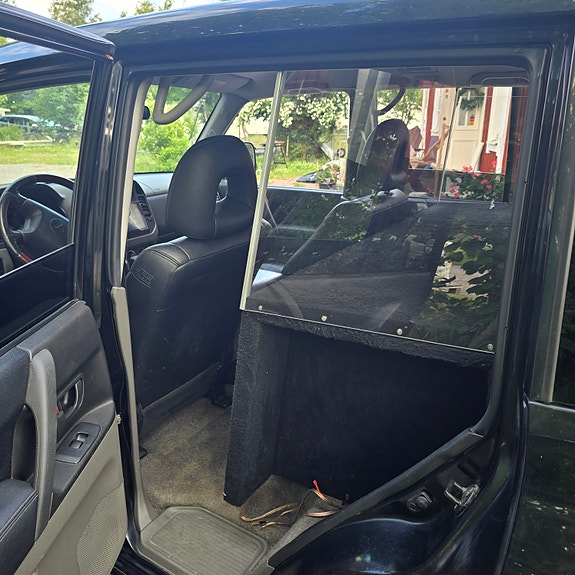 Mitsubishi Pajero 10 of 19