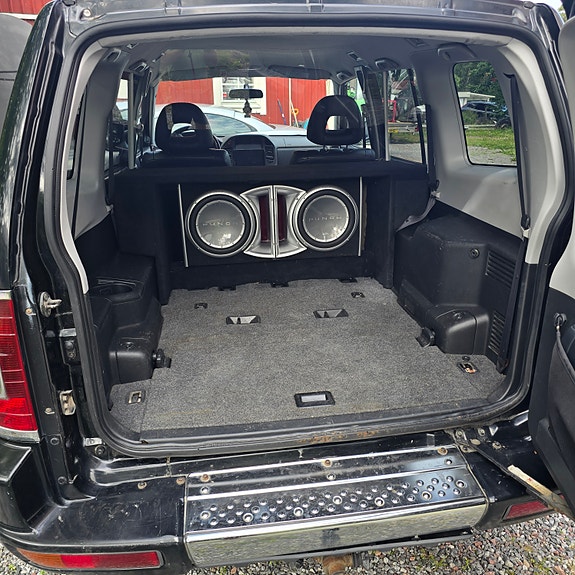 Mitsubishi Pajero 8 of 19