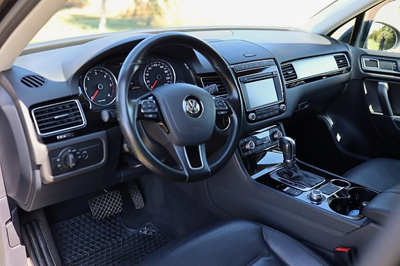 Volkswagen Touareg 3 of 4