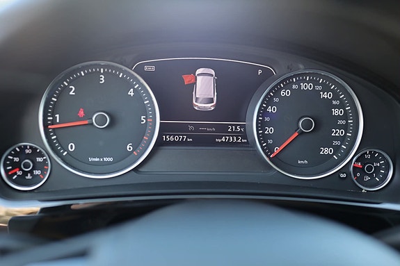 Volkswagen Touareg 4 of 4