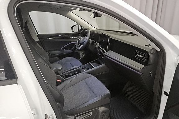 Volkswagen Tiguan 6 of 12