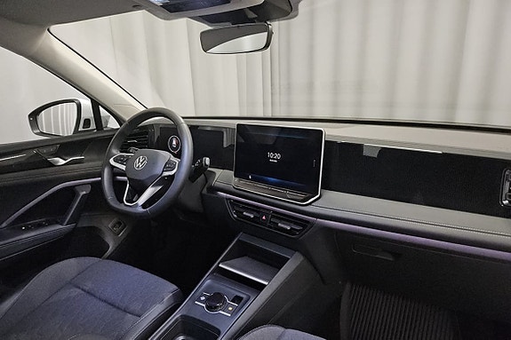 Volkswagen Tiguan 8 of 12