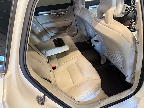 Volvo V90 10 of 23