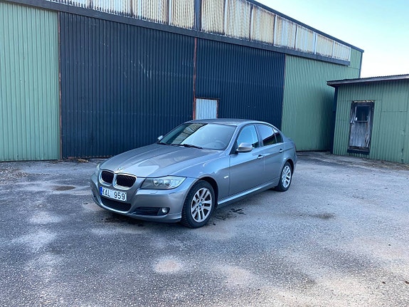BMW 318d 2 of 6