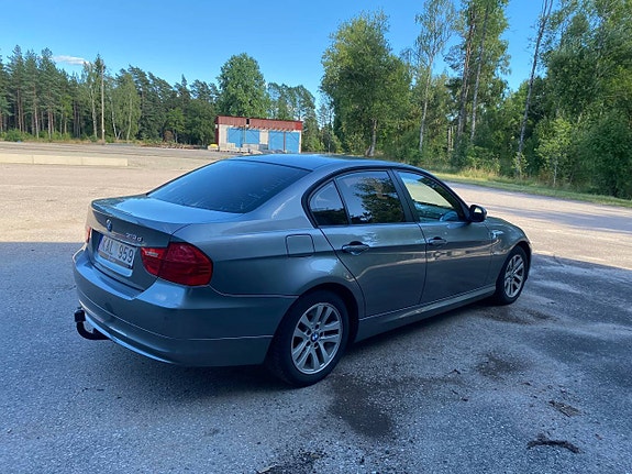 BMW 318d 3 of 6