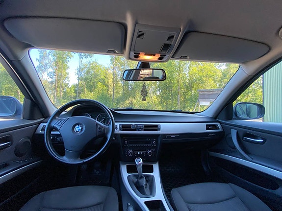 BMW 318d 5 of 6