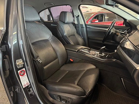 BMW 525d 9 of 16