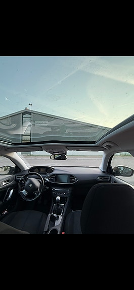 Peugeot 308 3 of 5