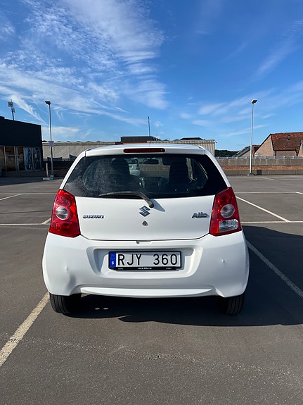 Suzuki Alto 4 of 5