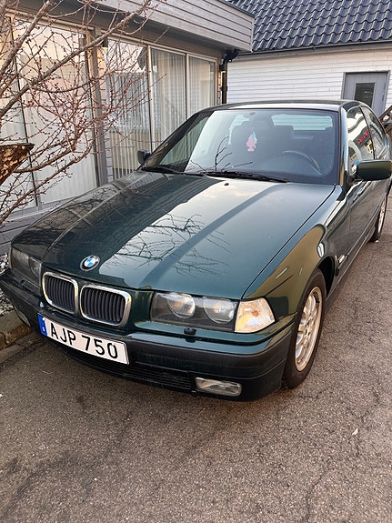 BMW 316i 2 of 5