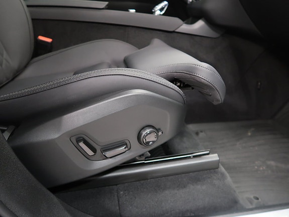 Volvo XC90 26 of 30
