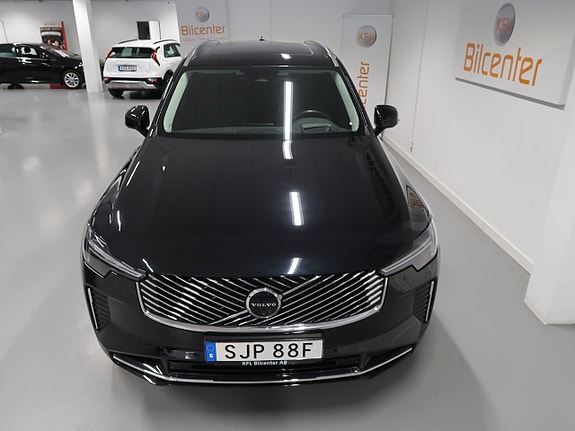 Volvo XC90 11 of 30