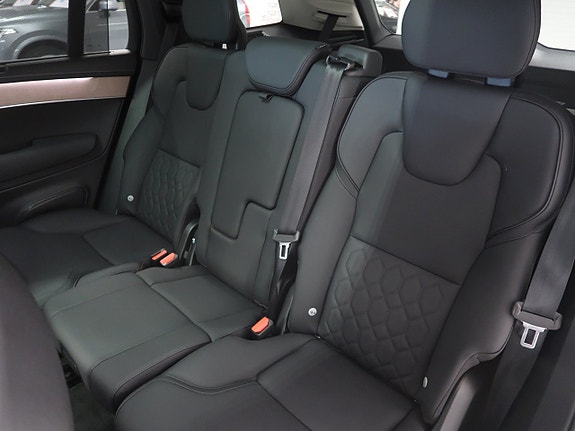 Volvo XC90 28 of 30