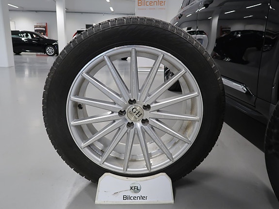 Volvo XC90 13 of 30