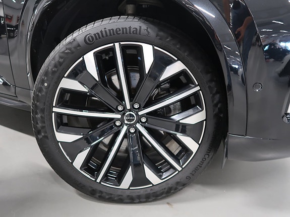 Volvo XC90 12 of 30