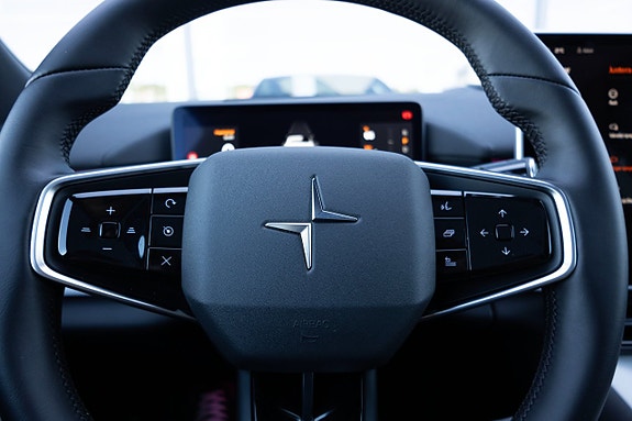 Polestar 4 17 of 20