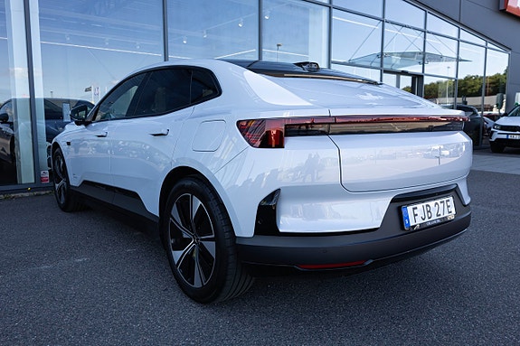 Polestar 4 7 of 20