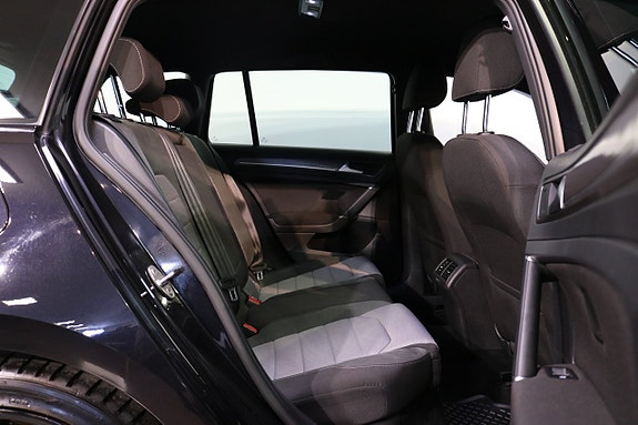 Volkswagen Golf VII 16 of 23