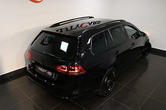 Volkswagen Golf VII 19 of 23