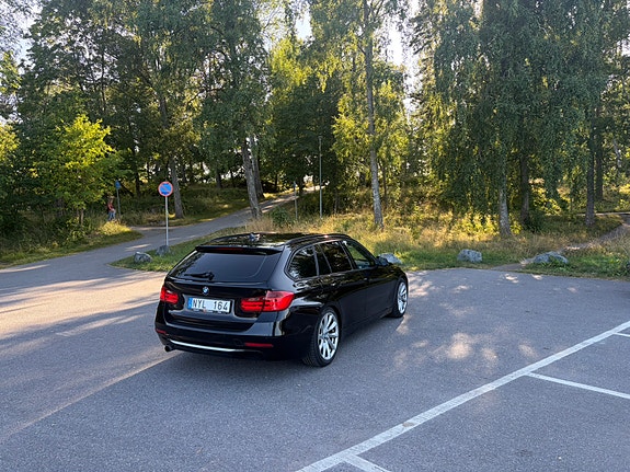 BMW 320d 3 of 7