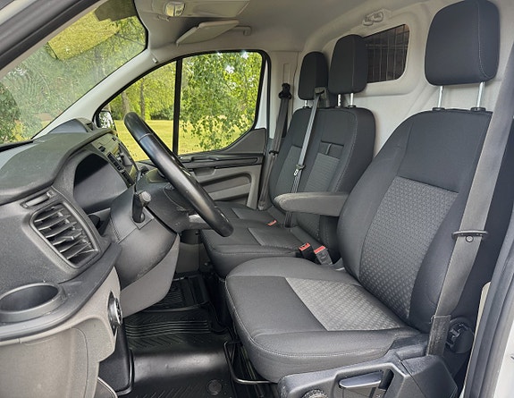 Ford Transit Custom 10 of 19